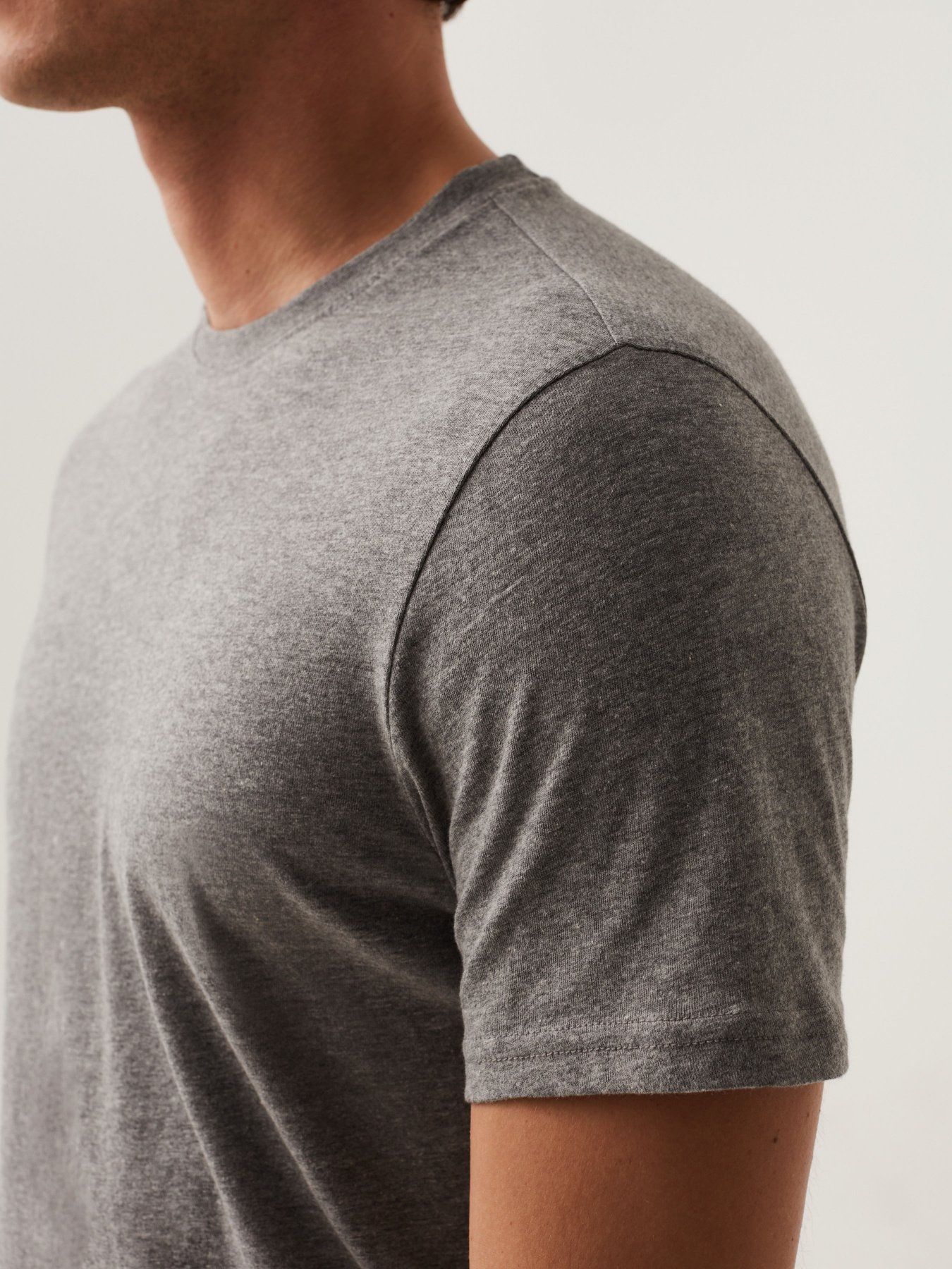 Футболка OVS модель 1681172 Фото