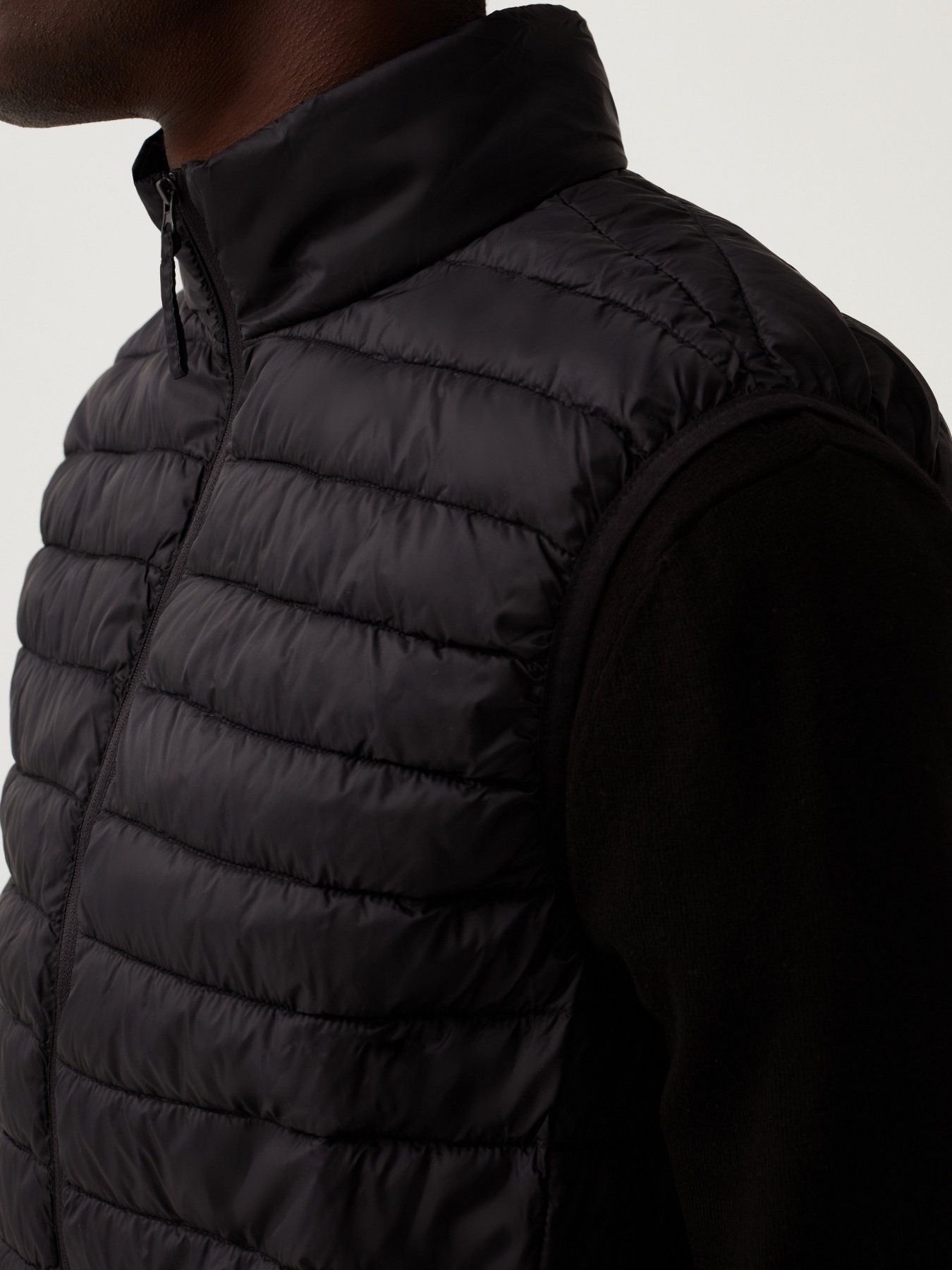 Утеплений жилет OVS модель 1688023 Фото