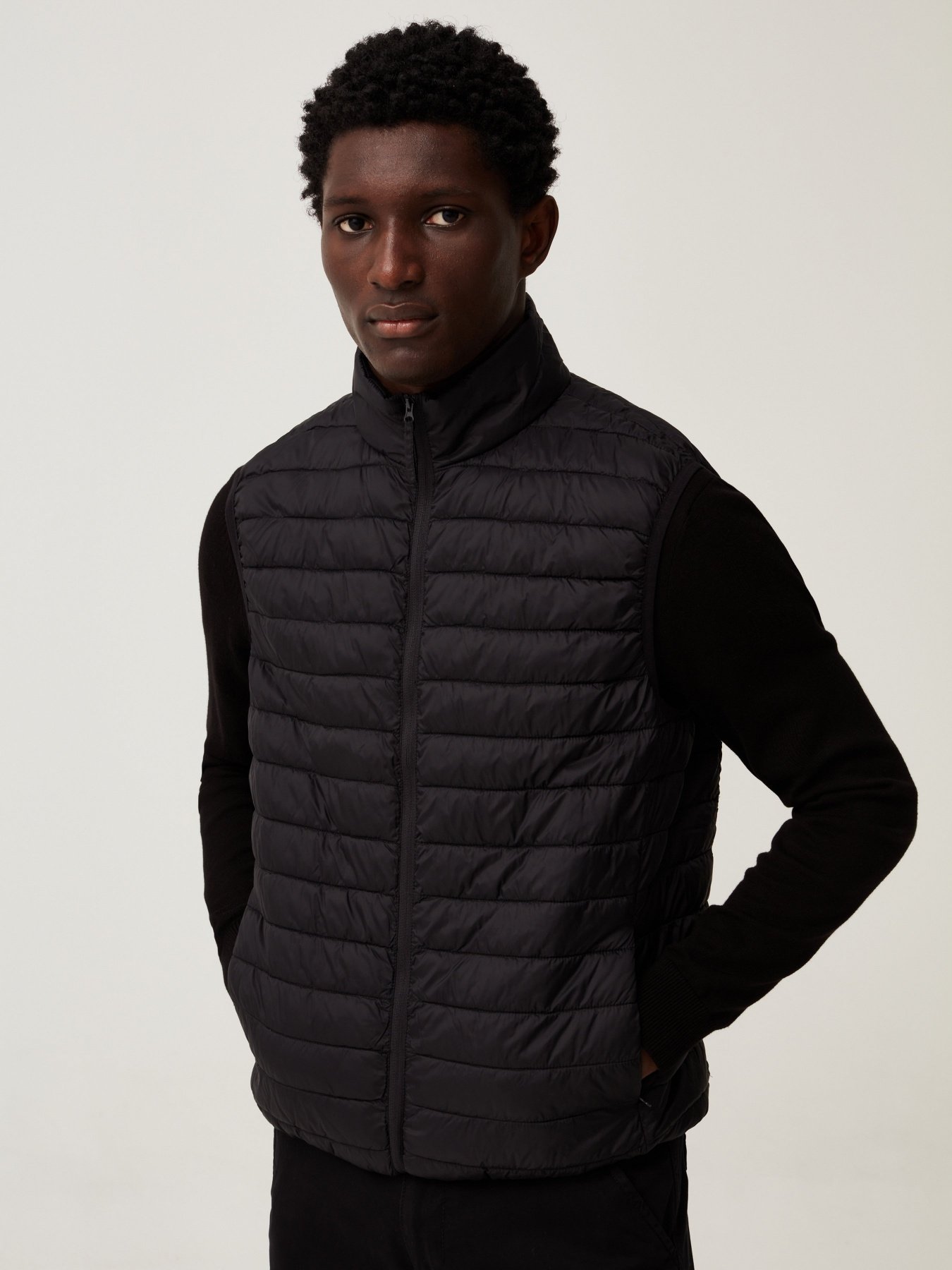 Утеплений жилет OVS модель 1688023 Фото