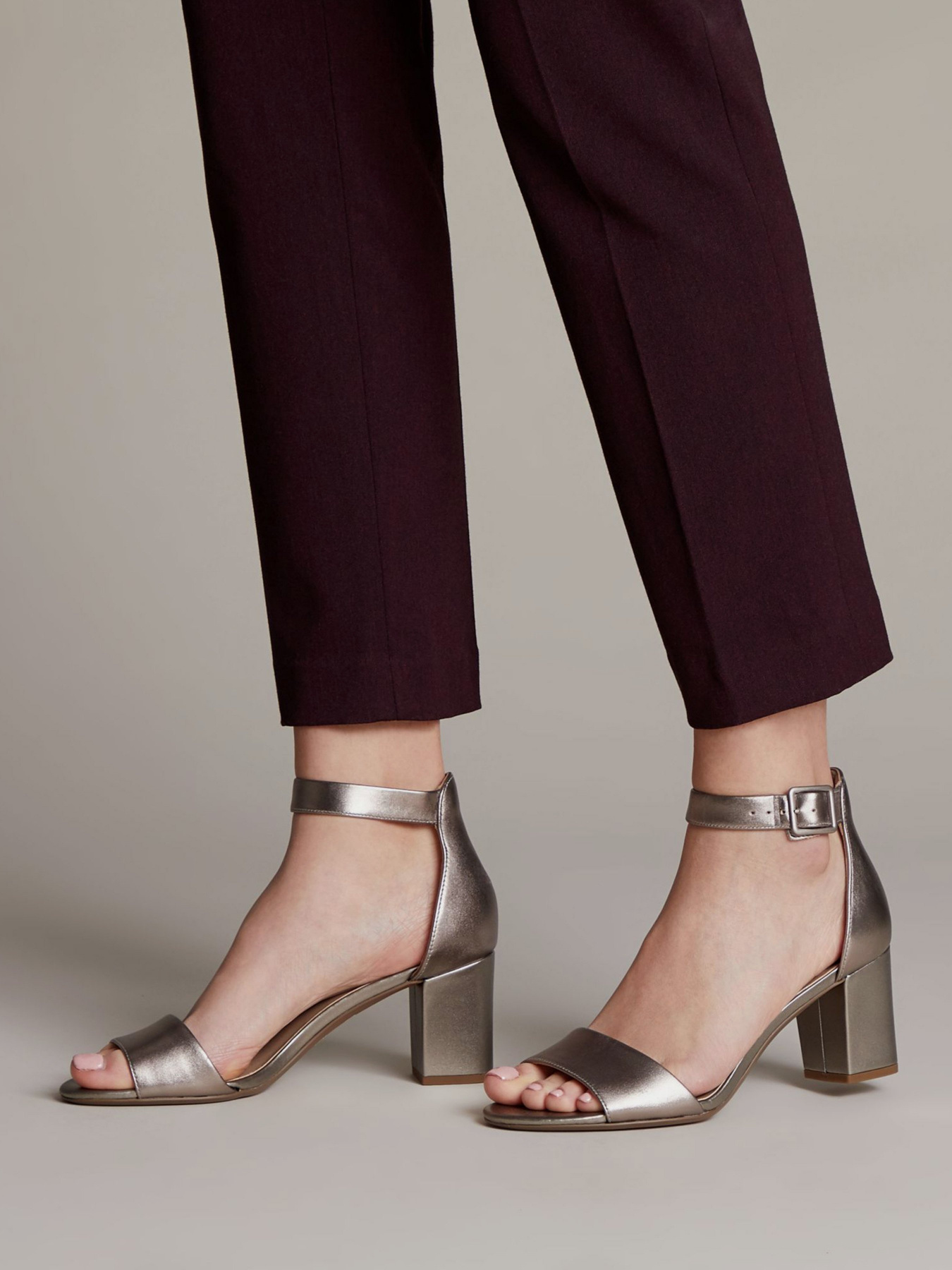 Босоножки Clarks Deva Mae модель 26133032 Фото