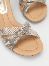 Босоножки Clarks Desirae модель 26171174 Фото