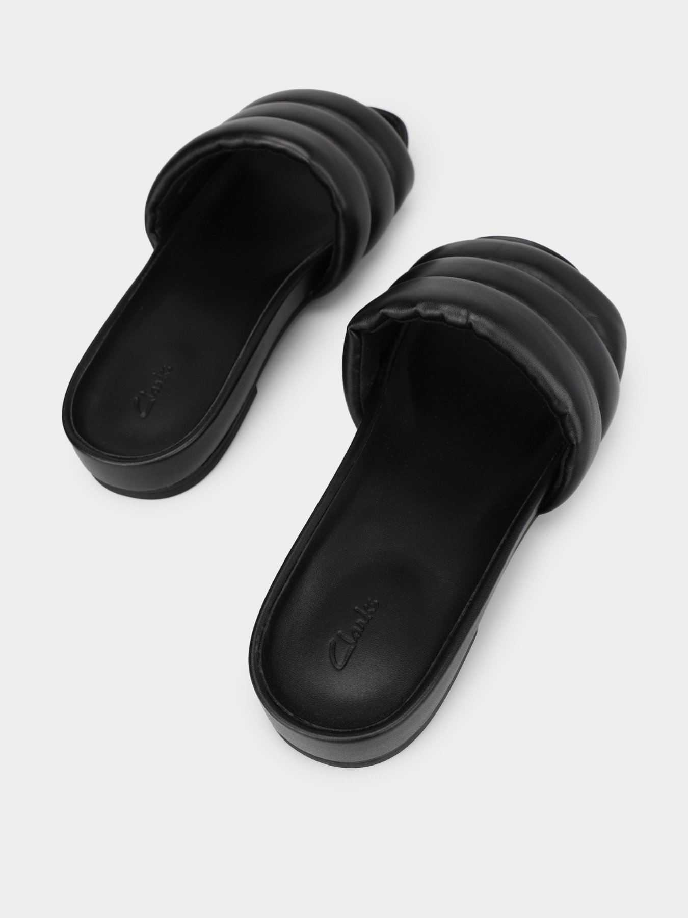 Шлепанцы Clarks Pure Soft Leather модель 26173700 Фото