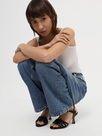 Босоніжки Clarks Amali May модель 26176264 Босоніжки Clarks Amali May модель 26176264 Фото