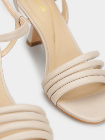 Босоніжки Clarks Amali May модель 26176265 Фото