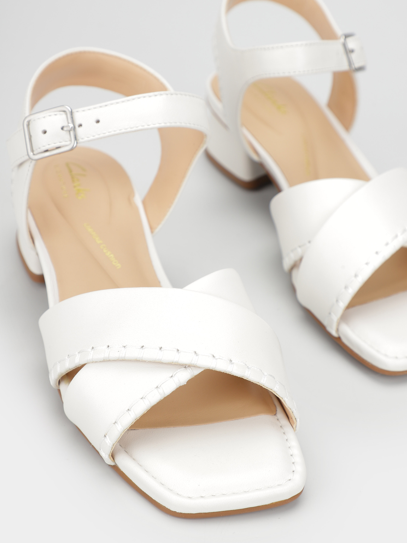 Босоніжки Clarks Serina 35 Cross модель 26176335 Фото