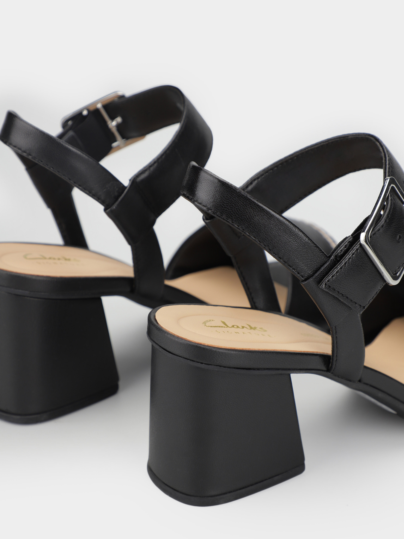 Босоніжки Clarks Siara65 Buckle модель 26176341 Фото