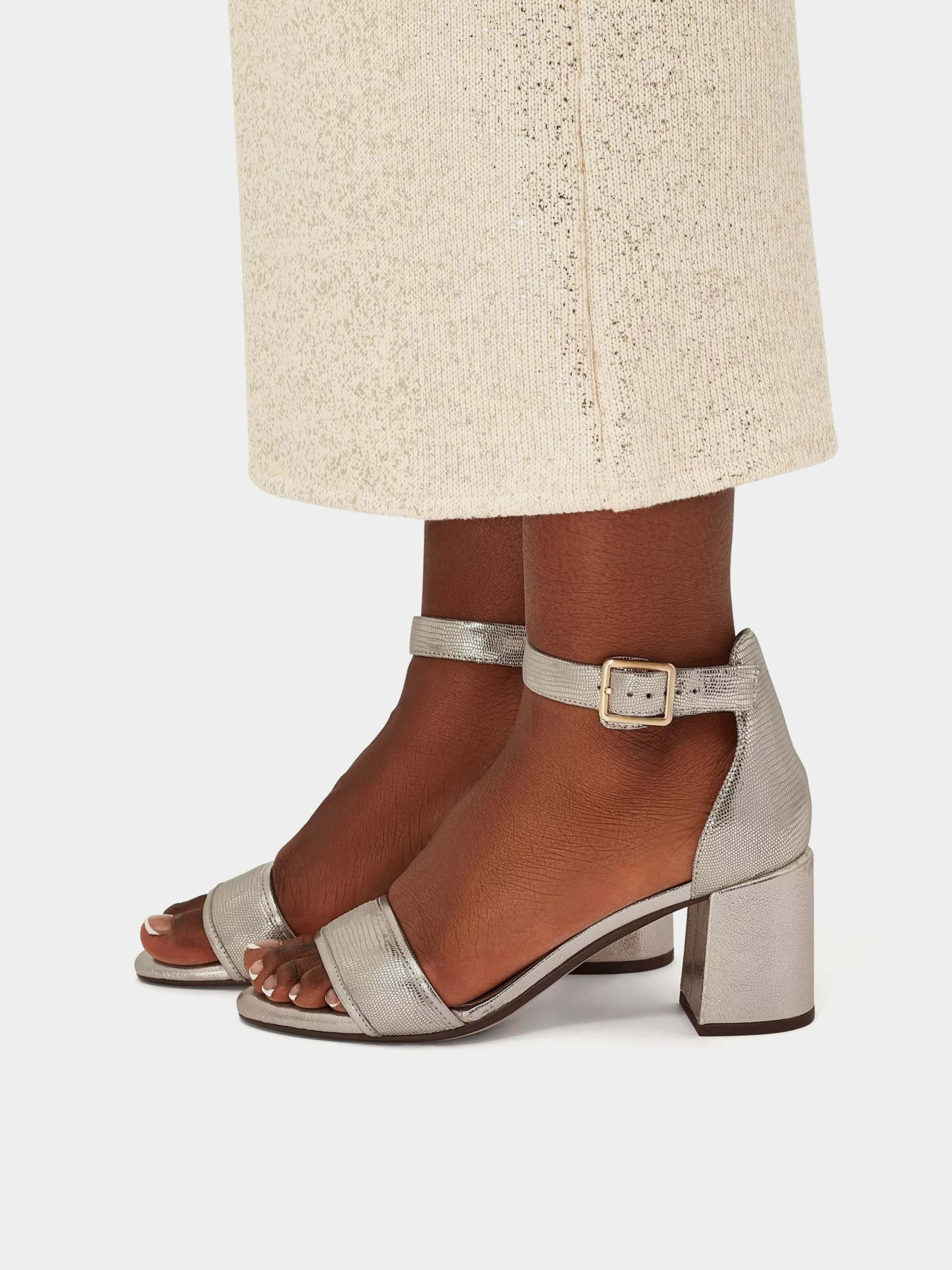 Босоніжки Clarks Ezoria Mae модель 26181296 Босоніжки Clarks Ezoria Mae модель 26181296 Фото