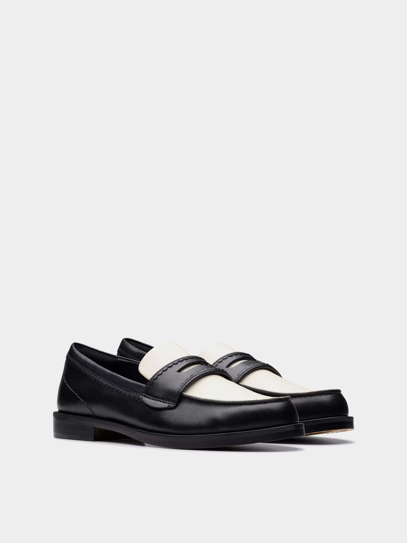 Лоферы Clarks Straven Edge модель 26181270 Фото