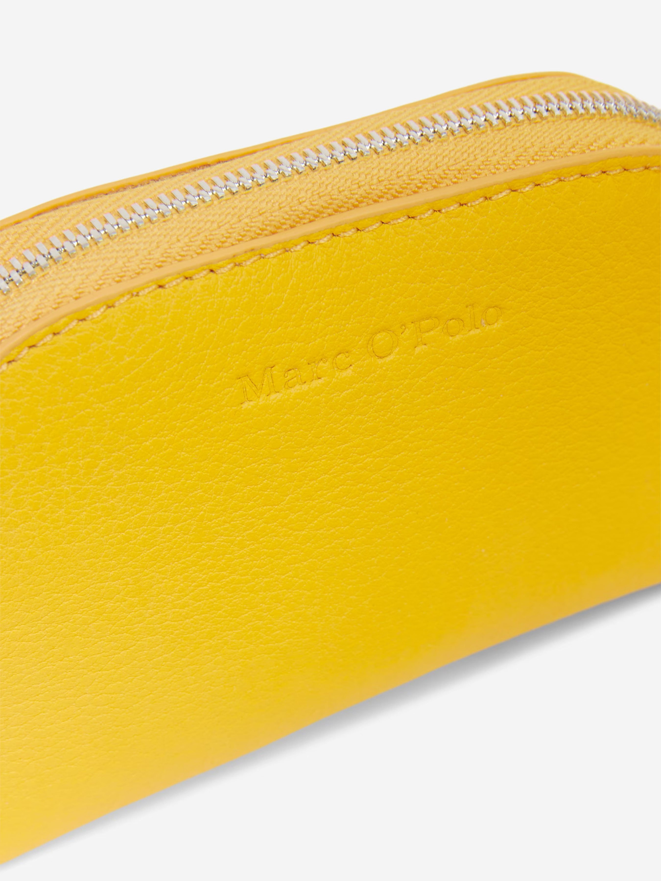 Косметичка жен. OS,желтый,кожа Marc O’Polo модель 30219907601110-253 Косметичка жен. OS,желтый,кожа Marc O’Polo модель 30219907601110-253 Фото
