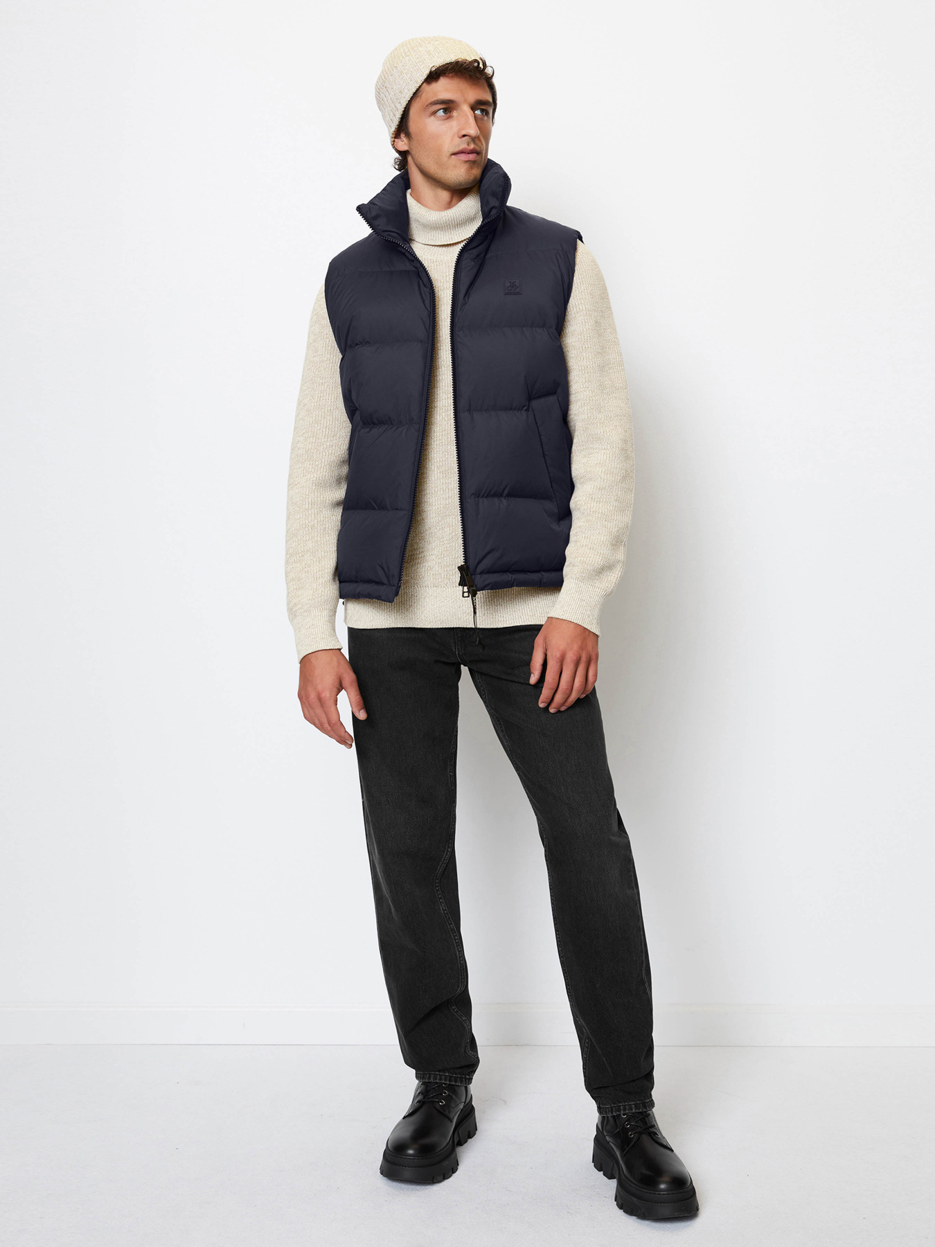 Утеплений жилет Marc O’Polo модель 329096072034-898 Фото