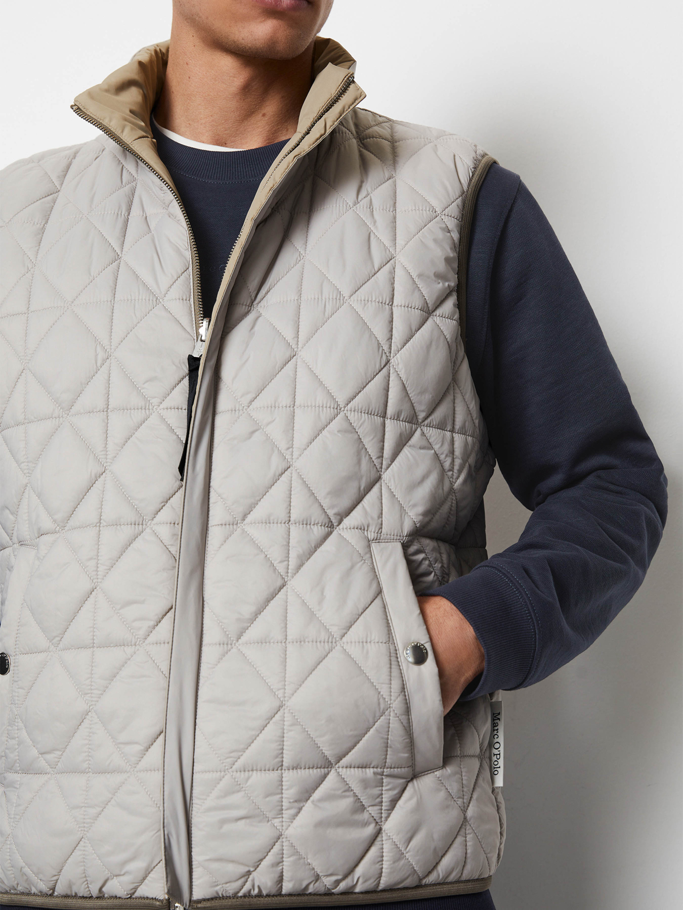 Жилет з утеплювачем Marc O’Polo Reversible Quilted Vest Regular модель 426096072046-730 Фото