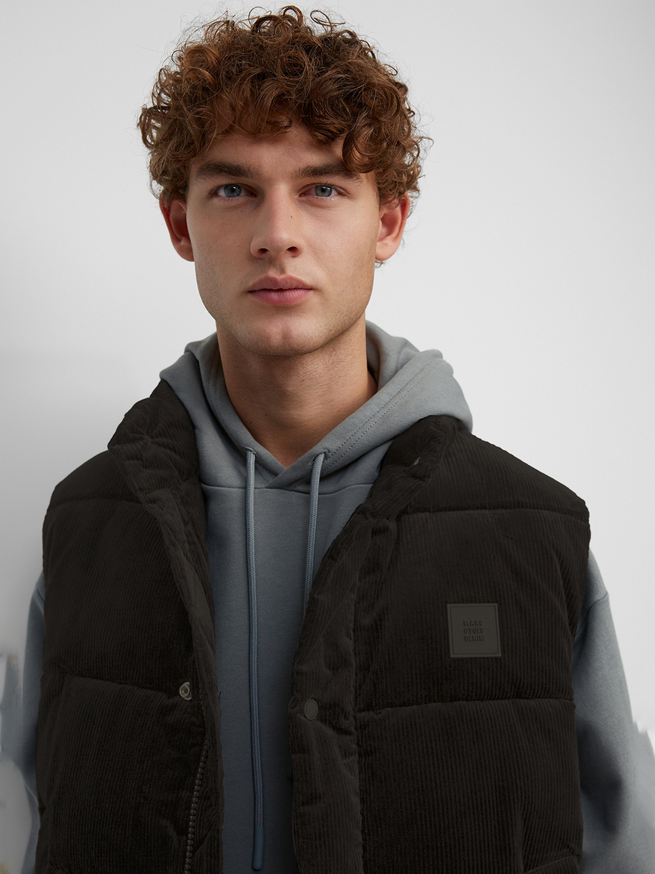 Утеплений жилет Marc O’Polo DENIM модель 170030272054-990 Фото