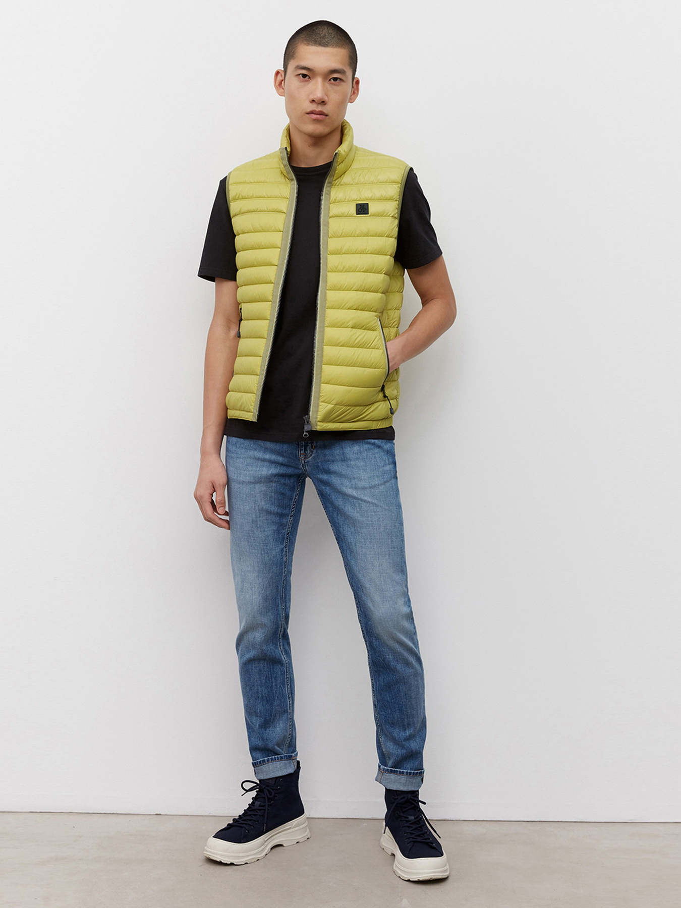 Жилет с утеплителем Marc O’Polo модель 221114272046-271 Фото