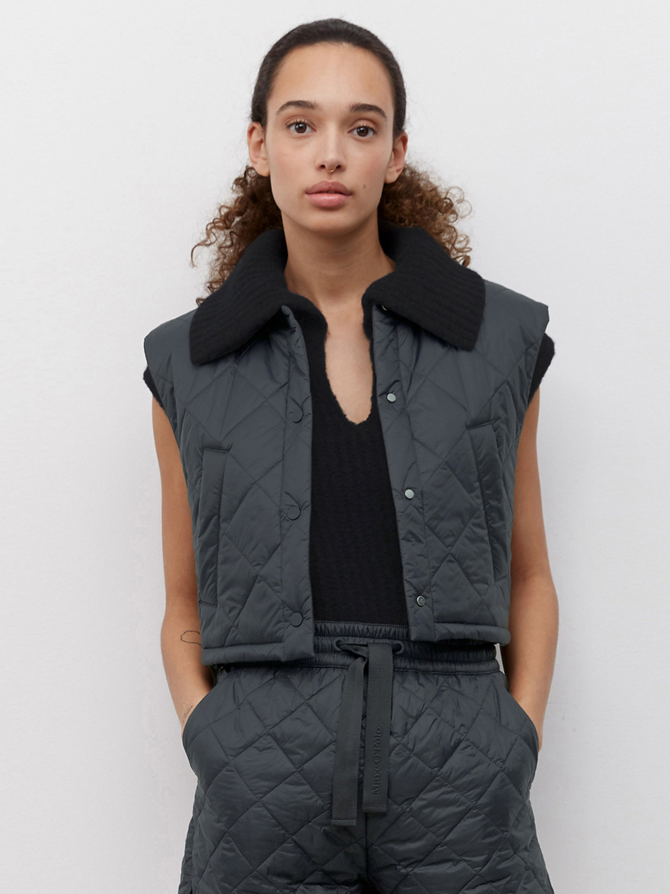 Утеплений жилет Marc O’Polo модель 201082472005-893 Утеплений жилет Marc O’Polo модель 201082472005-893 Фото