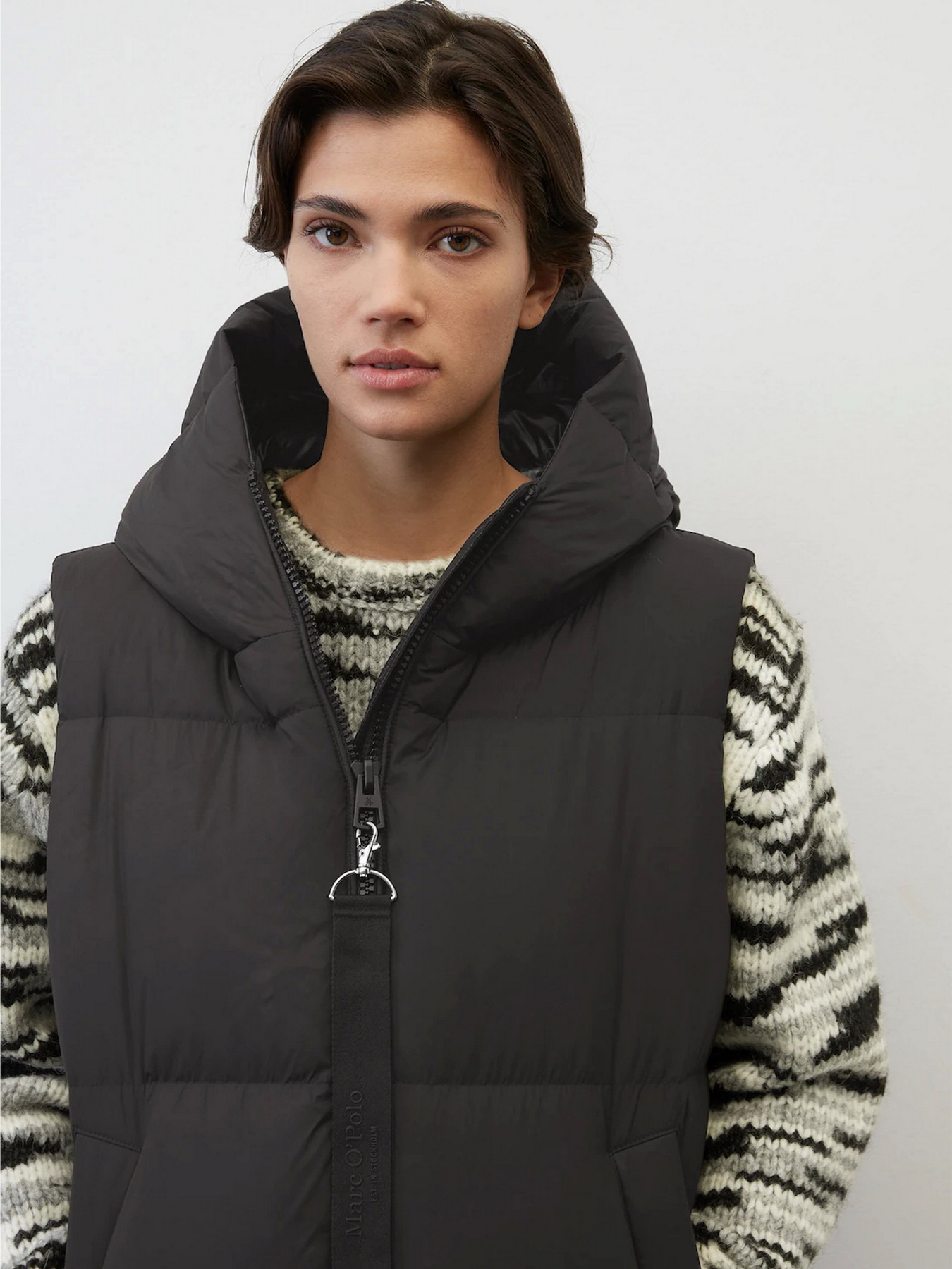 Жилет с утеплителем Marc O’Polo модель 210087472067-990 Фото