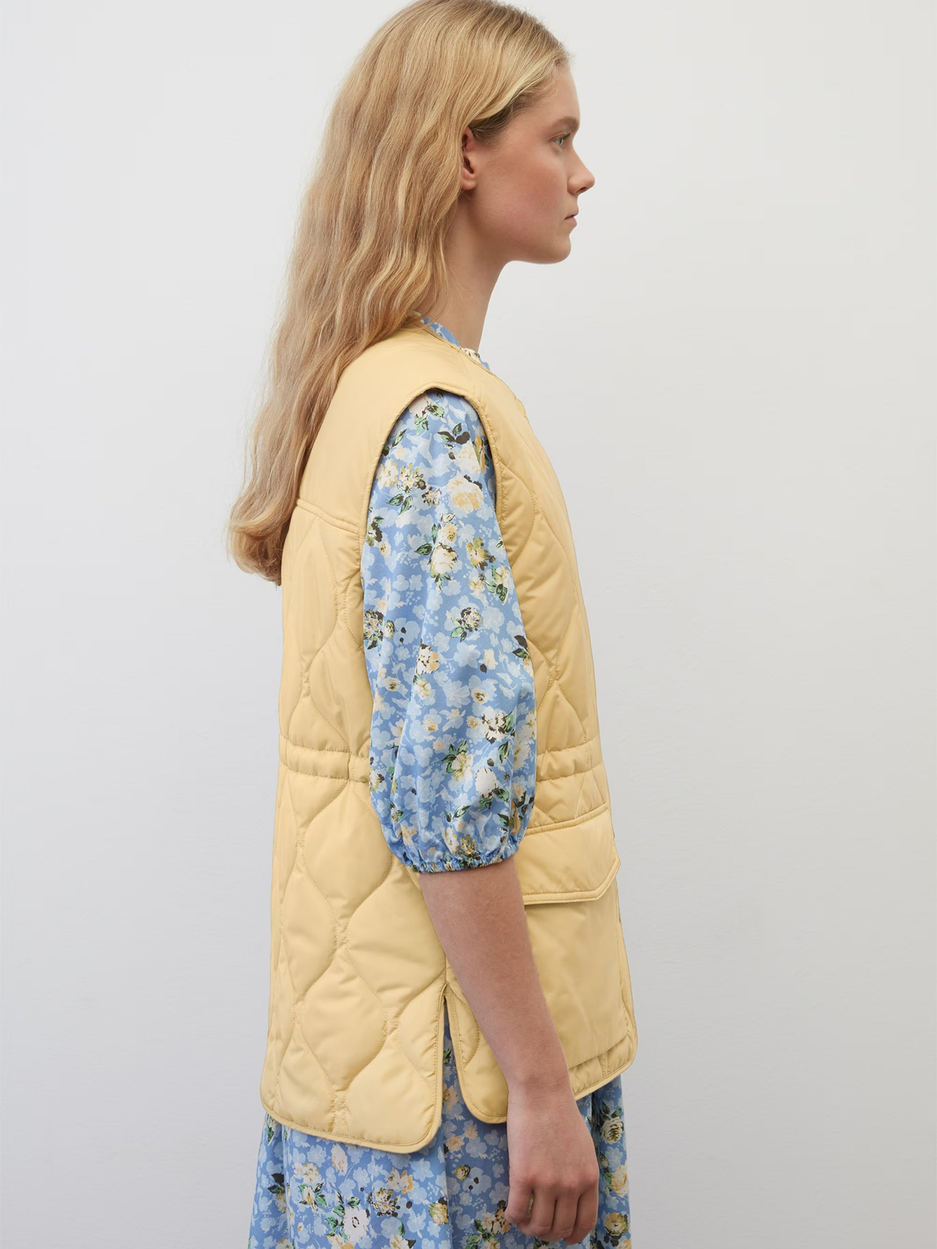 Утеплений жилет Marc O’Polo DENIM модель 342098472087-734 Утеплений жилет Marc O’Polo DENIM модель 342098472087-734 Фото