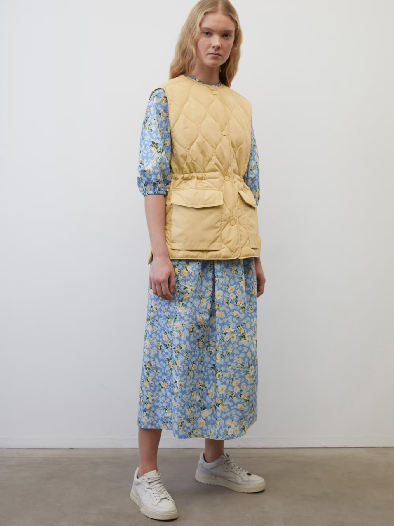 Утеплений жилет Marc O’Polo DENIM модель 342098472087-734 Утеплений жилет Marc O’Polo DENIM модель 342098472087-734 Фото