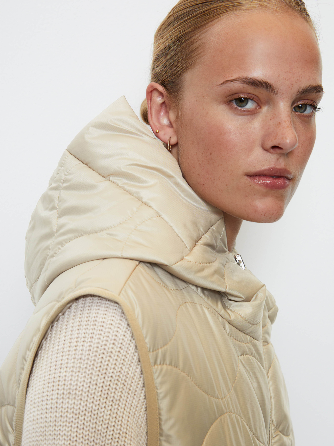 Жилет с утеплителем Marc O’Polo модель 308104572115-737 Фото