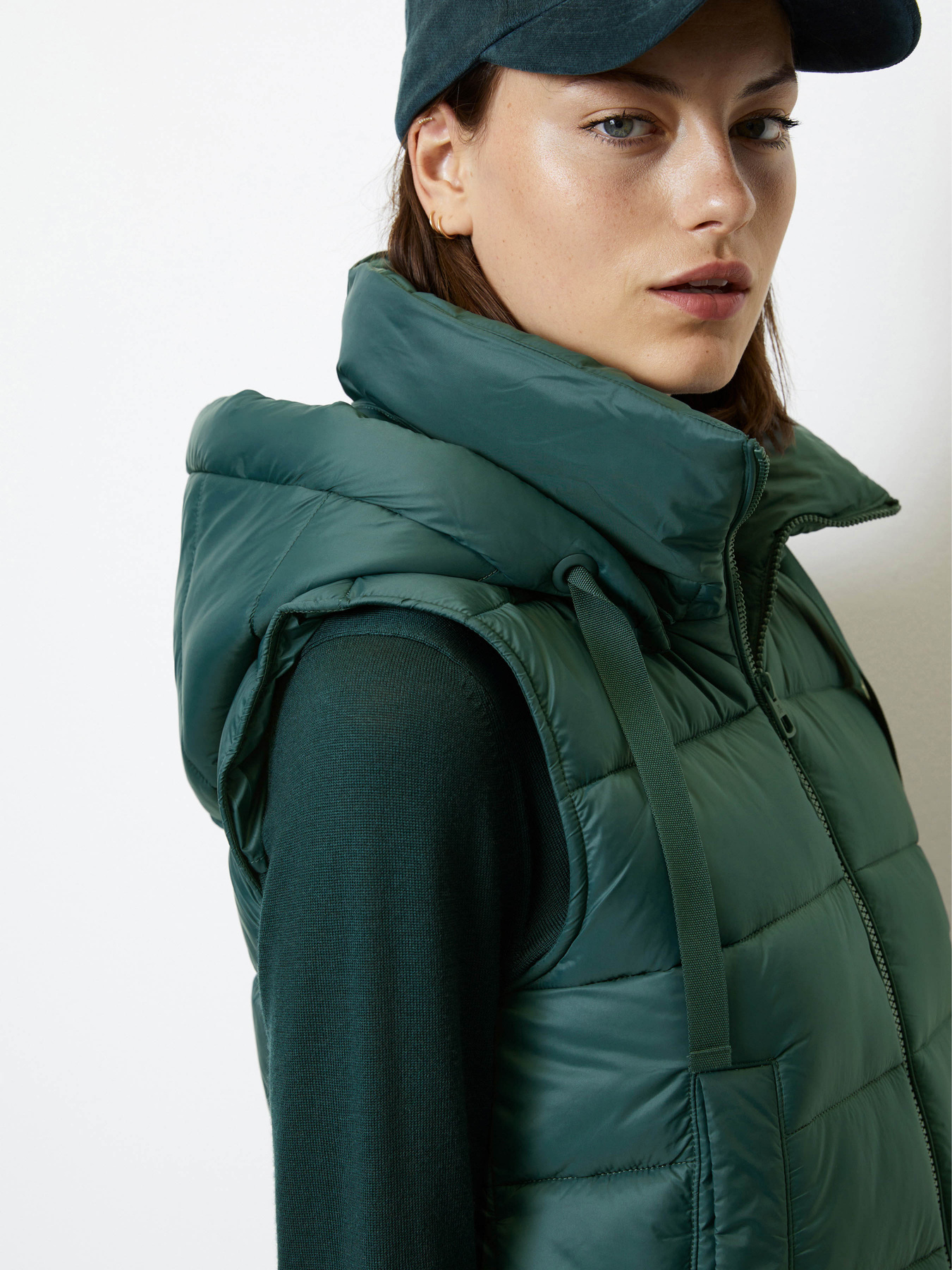 Утепленный жилет Marc O’Polo модель 308085172003-471 Утепленный жилет Marc O’Polo модель 308085172003-471 Фото