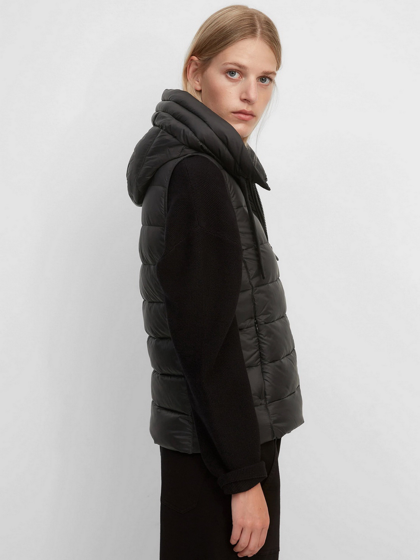 Утеплений жилет Marc O’Polo модель 108085172001-990 Фото