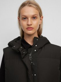 Утеплений жилет Marc O’Polo модель 109130472043-990 Фото