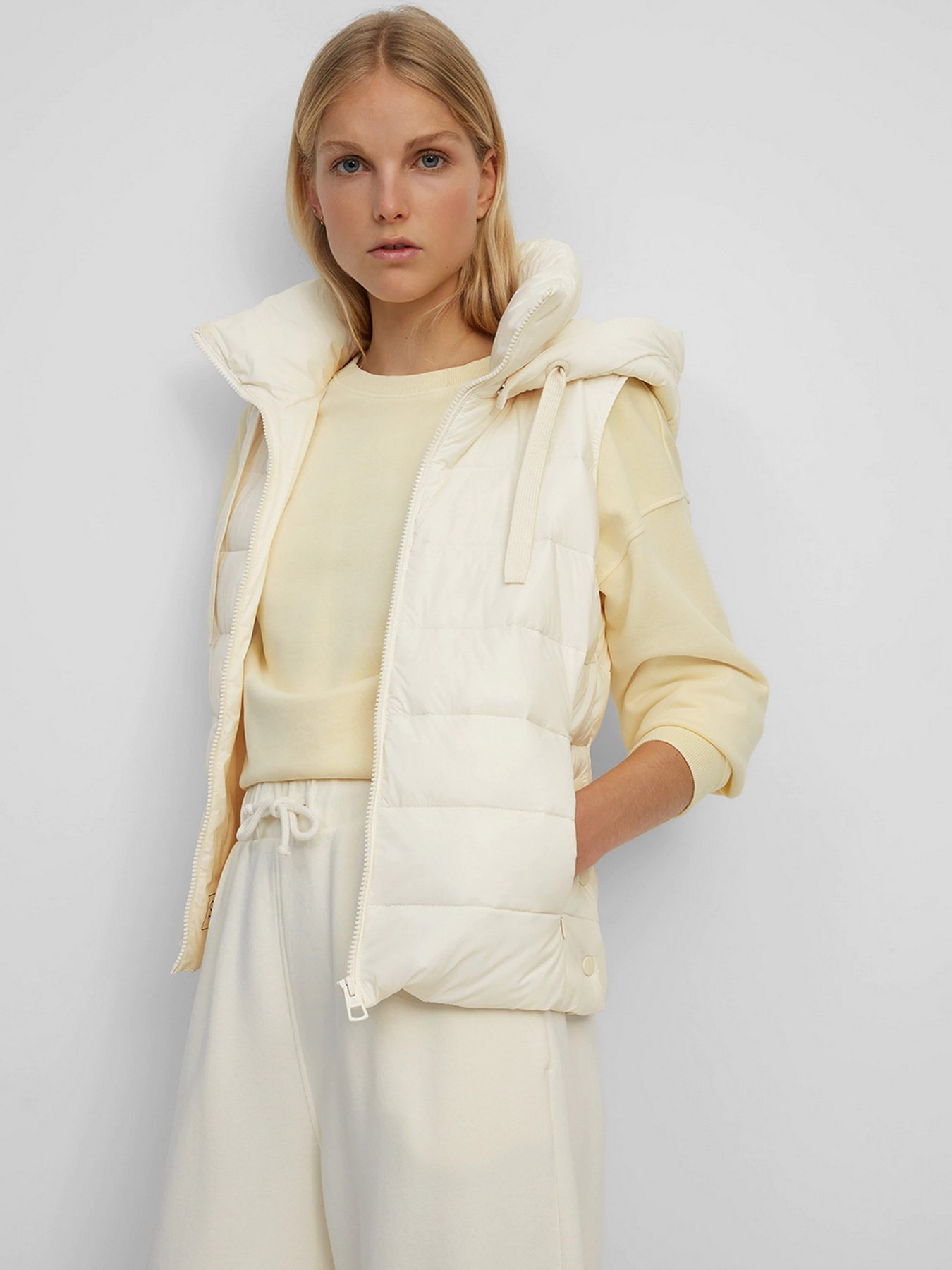 Утепленный жилет Marc O’Polo модель 200085172003-168 Утепленный жилет Marc O’Polo модель 200085172003-168 Фото