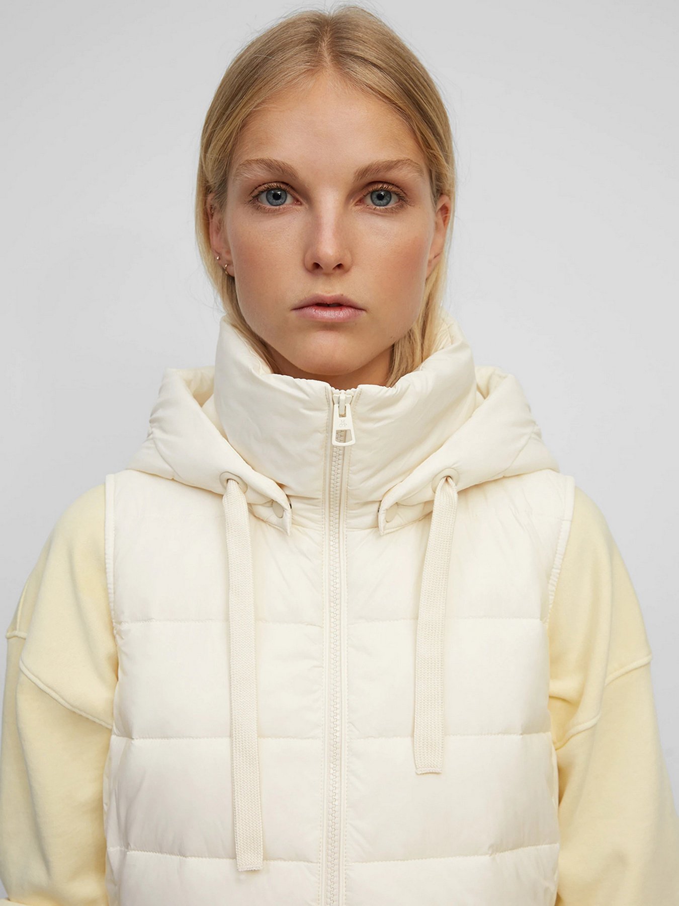 Утепленный жилет Marc O’Polo модель 200085172003-168 Утепленный жилет Marc O’Polo модель 200085172003-168 Фото