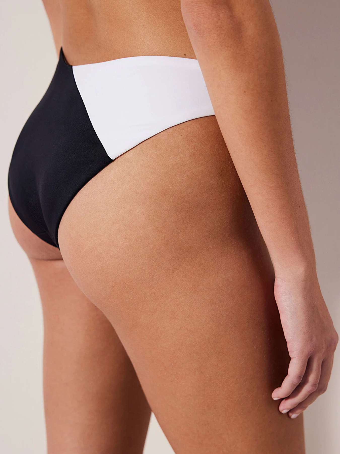 Нижняя часть купальника Penti модель PL8EGTJA24IY-SBS Фото