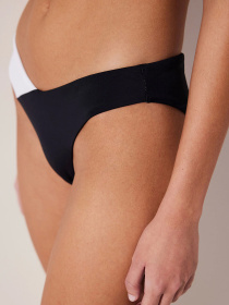 Нижняя часть купальника Penti модель PL8EGTJA24IY-SBS Фото