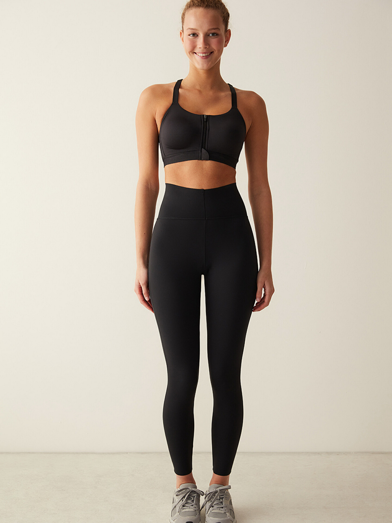 Спортивний топ Penti модель PHYVXLKX24SK-BK3 Фото