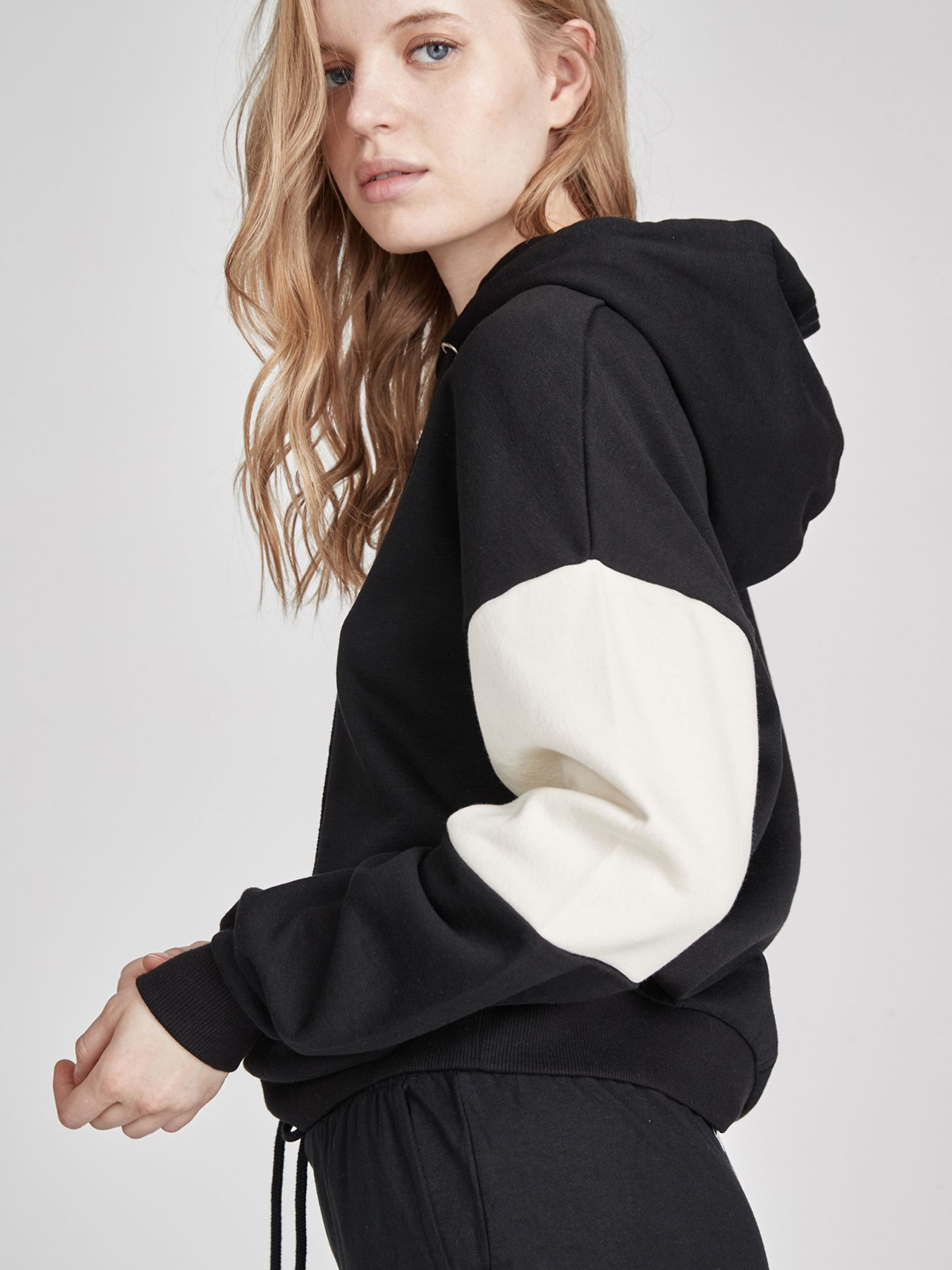 Худи Piazza Italia модель 03420_black Фото