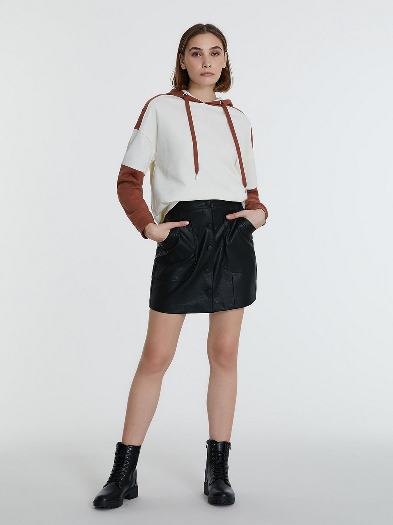 Спідниця міні Piazza Italia модель 46333_black Фото