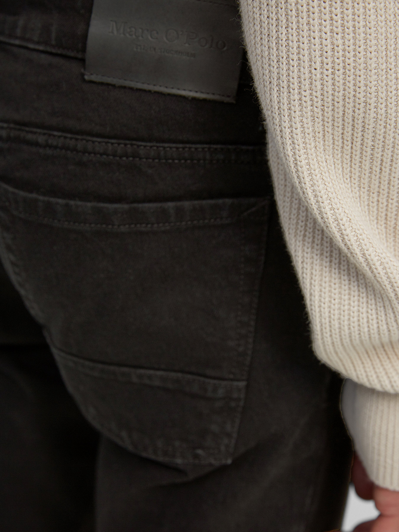 Завужені джинси Marc O’Polo Shaped модель 130922712132-090_32 Фото