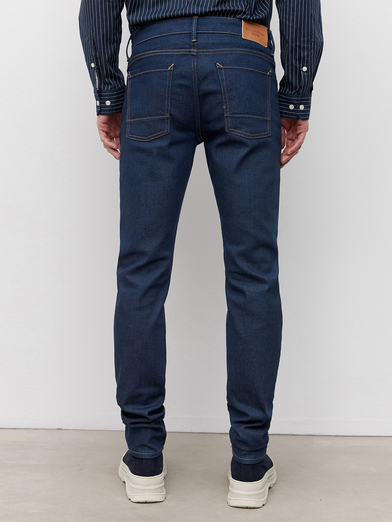 Зауженные джинсы Marc O’Polo SJÖBO Slim модель 221914212132-026_32 Фото