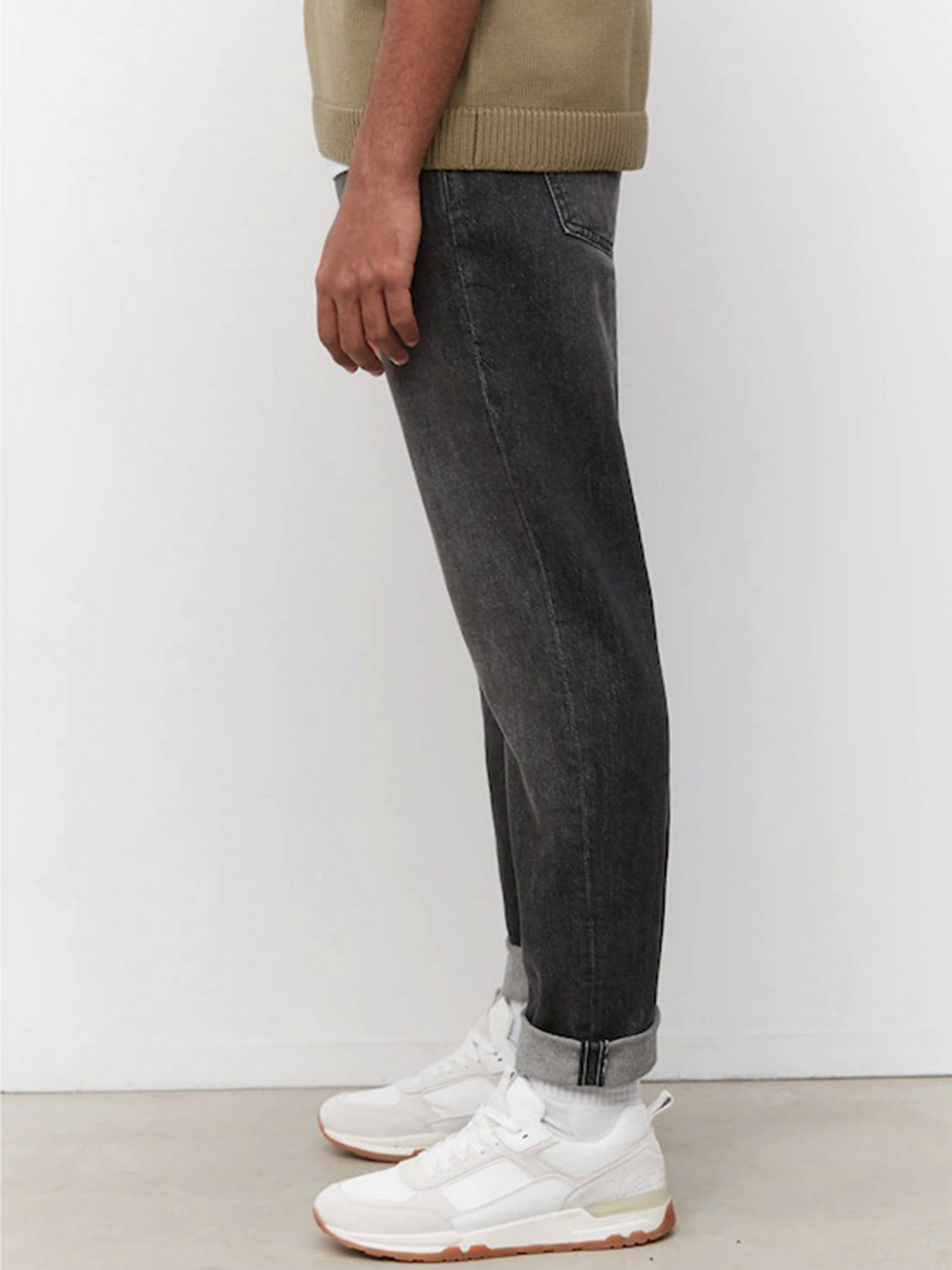 Завужені джинси Marc O’Polo DENIM LINUS Slim Tapered модель 261921112074-P41_32 Фото