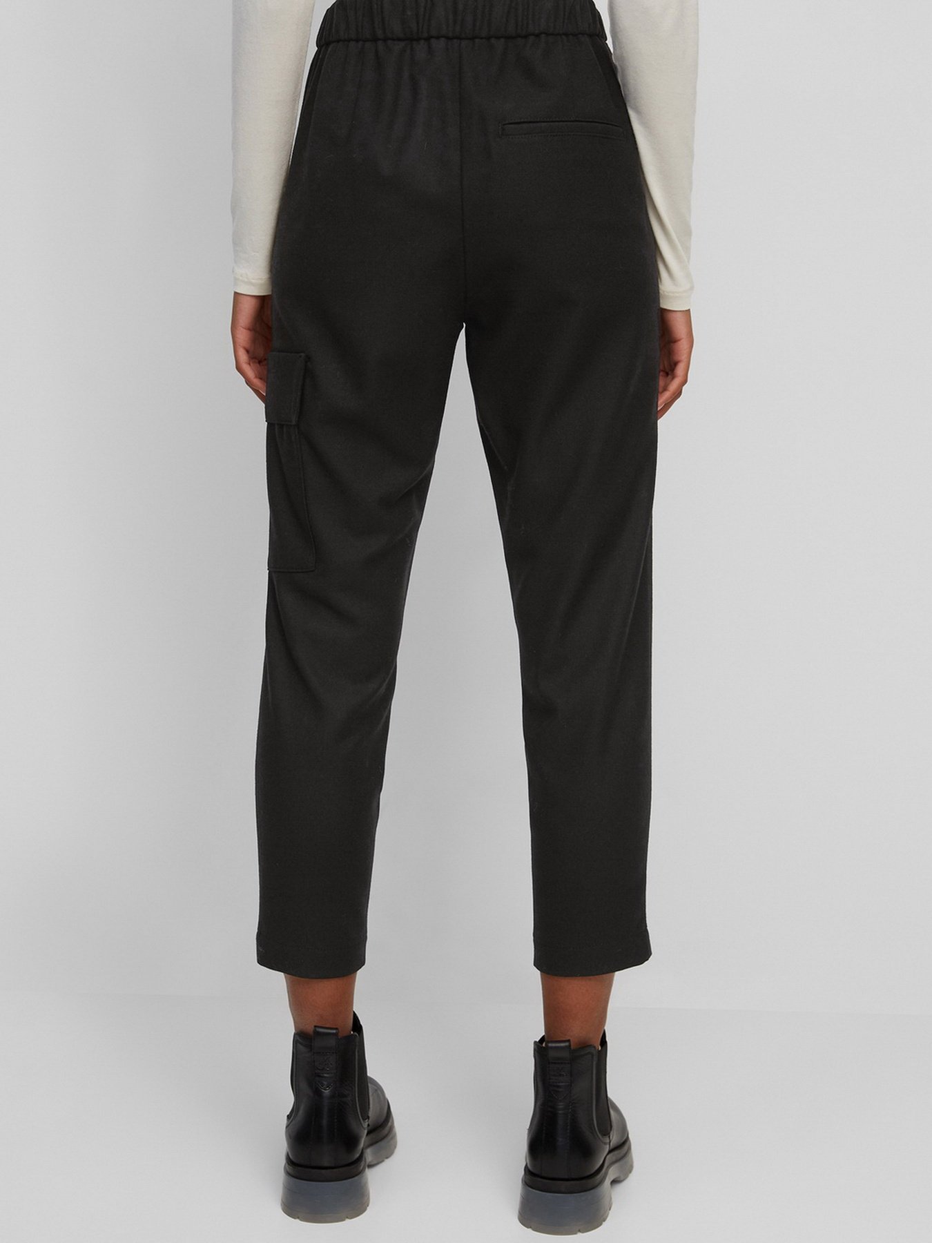 Повседневные штаны Marc O’Polo модель M09037110225-990 Повседневные штаны Marc O’Polo модель M09037110225-990 Фото