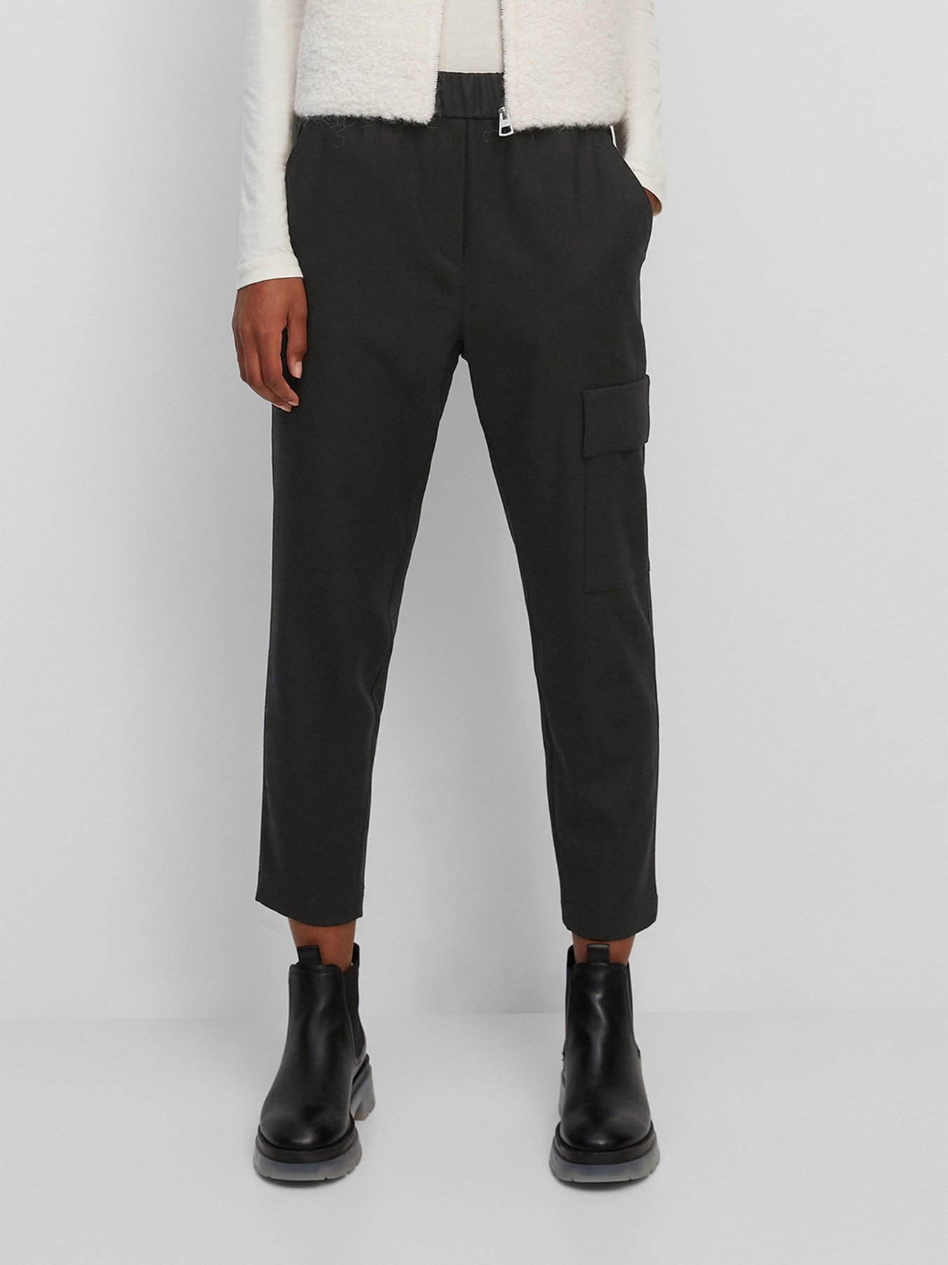 Повседневные штаны Marc O’Polo модель M09037110225-990 Повседневные штаны Marc O’Polo модель M09037110225-990 Фото