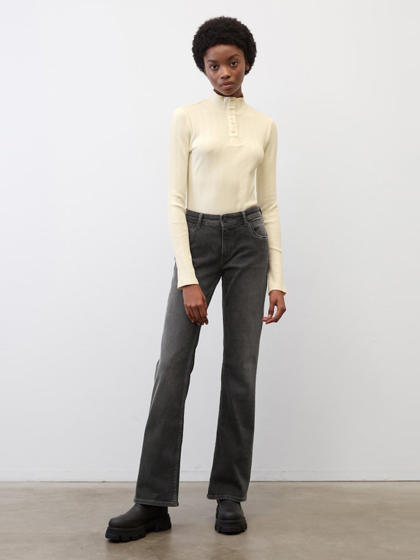 Расклешенные джинсы Marc O’Polo DENIM NELLA BOOTCUT модель 249929312341-Q28_32 Фото