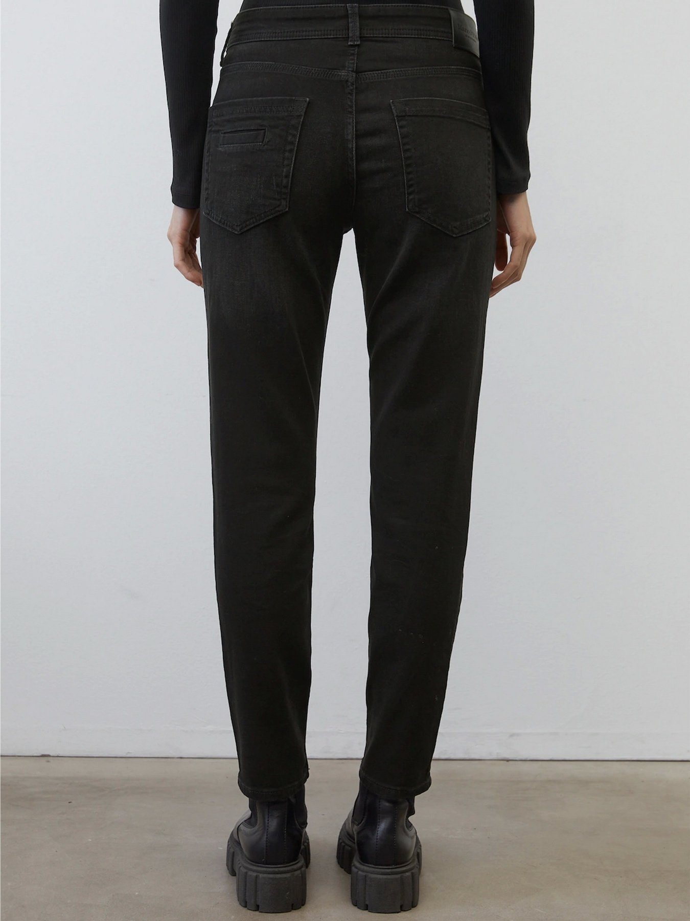 Бойфренды Marc O’Polo модель 211929112023-043_32 Фото