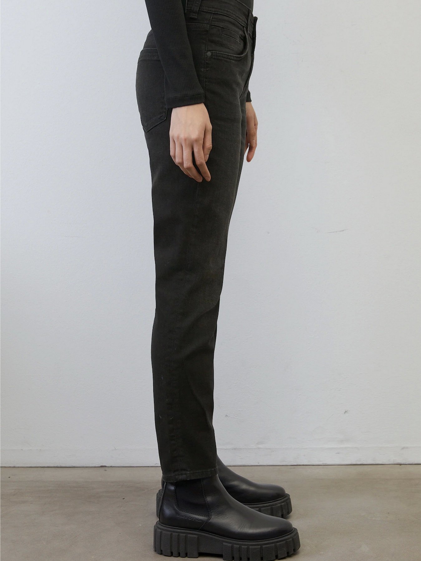 Бойфренды Marc O’Polo модель 211929112023-043_32 Фото