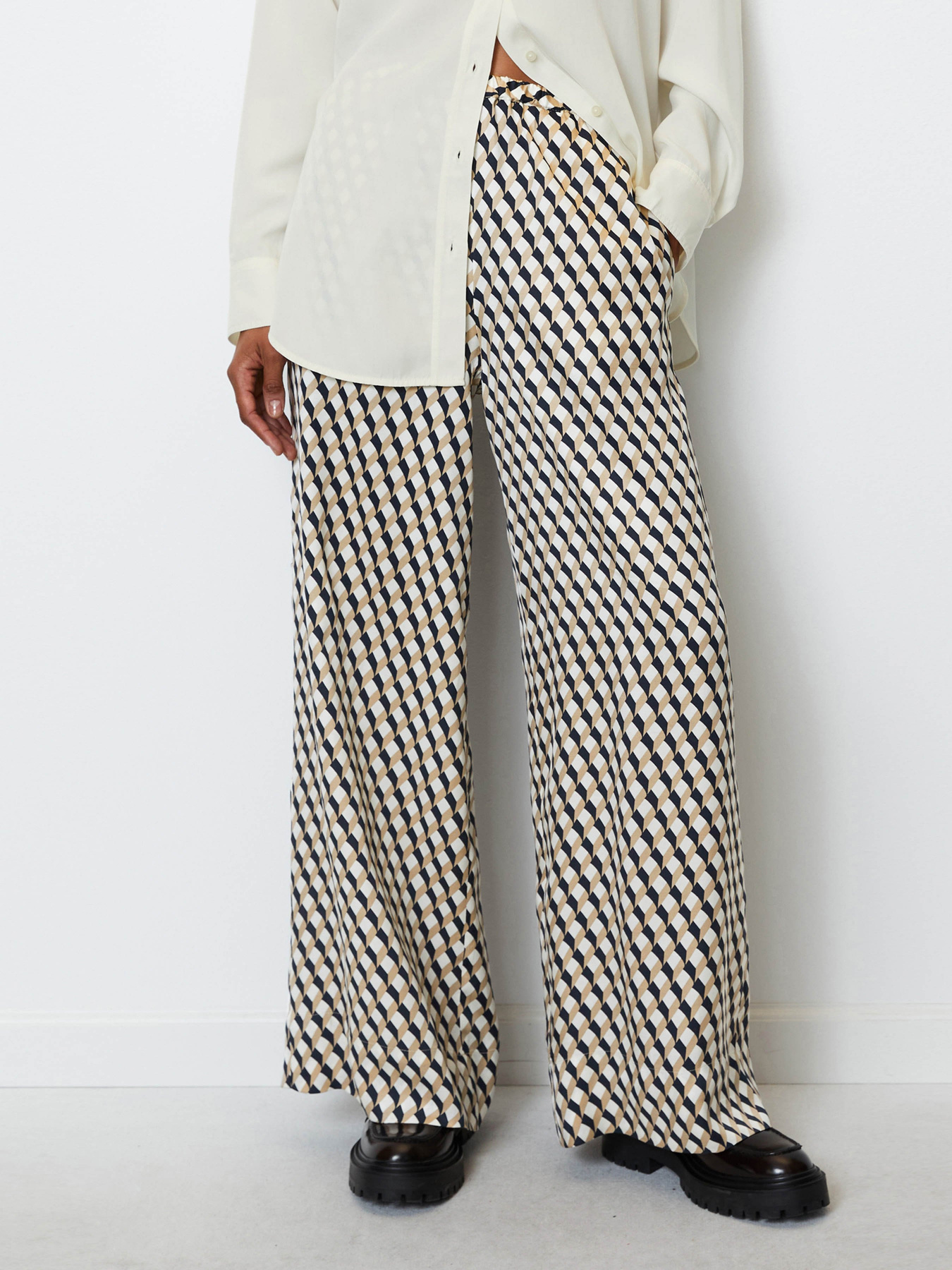 Повсякденні штани Marc O’Polo модель 308116710195-H35 Повсякденні штани Marc O’Polo модель 308116710195-H35 Фото