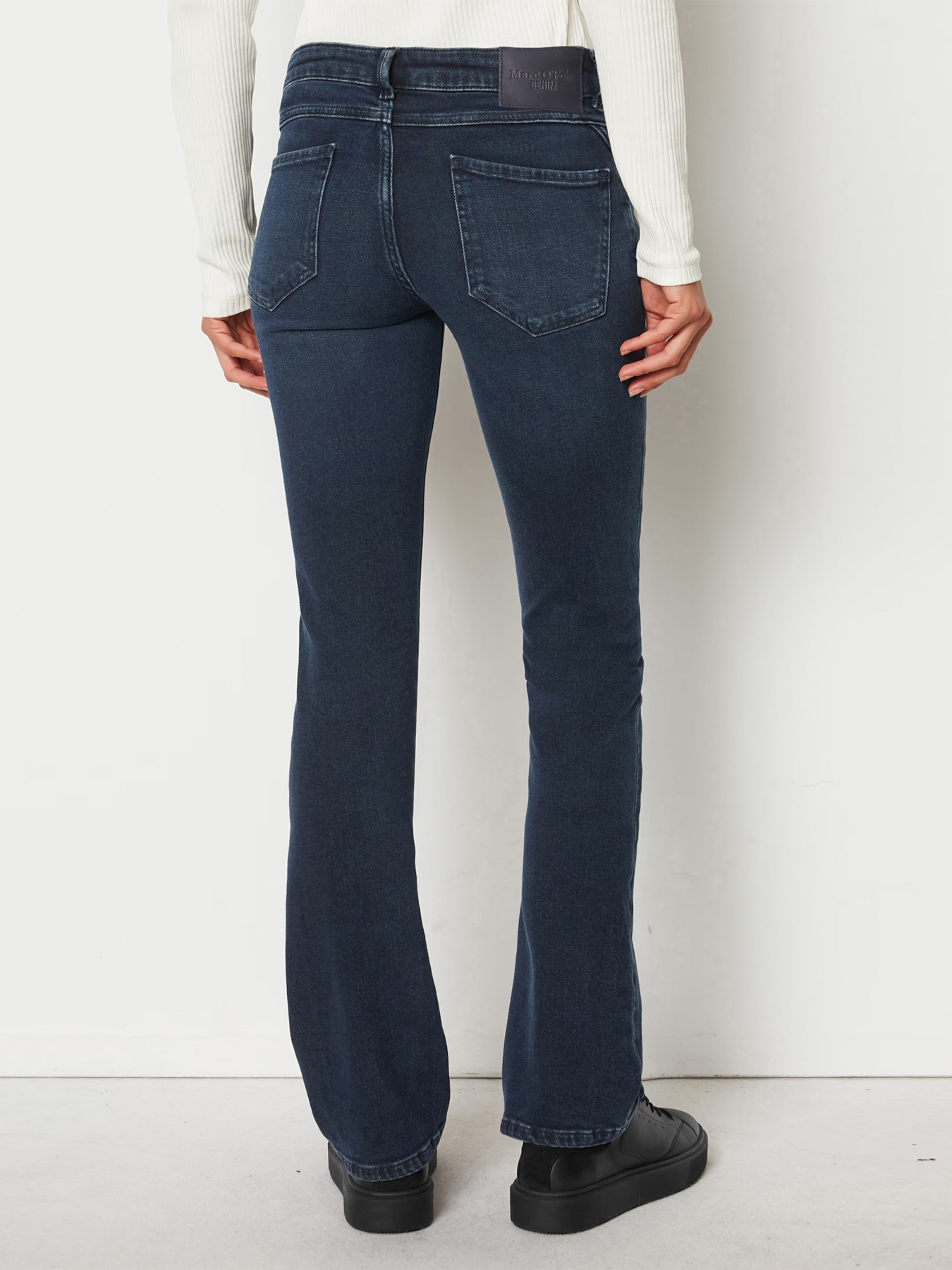 Расклешенные джинсы Marc O’Polo DENIM модель 440914312341-P10 Фото