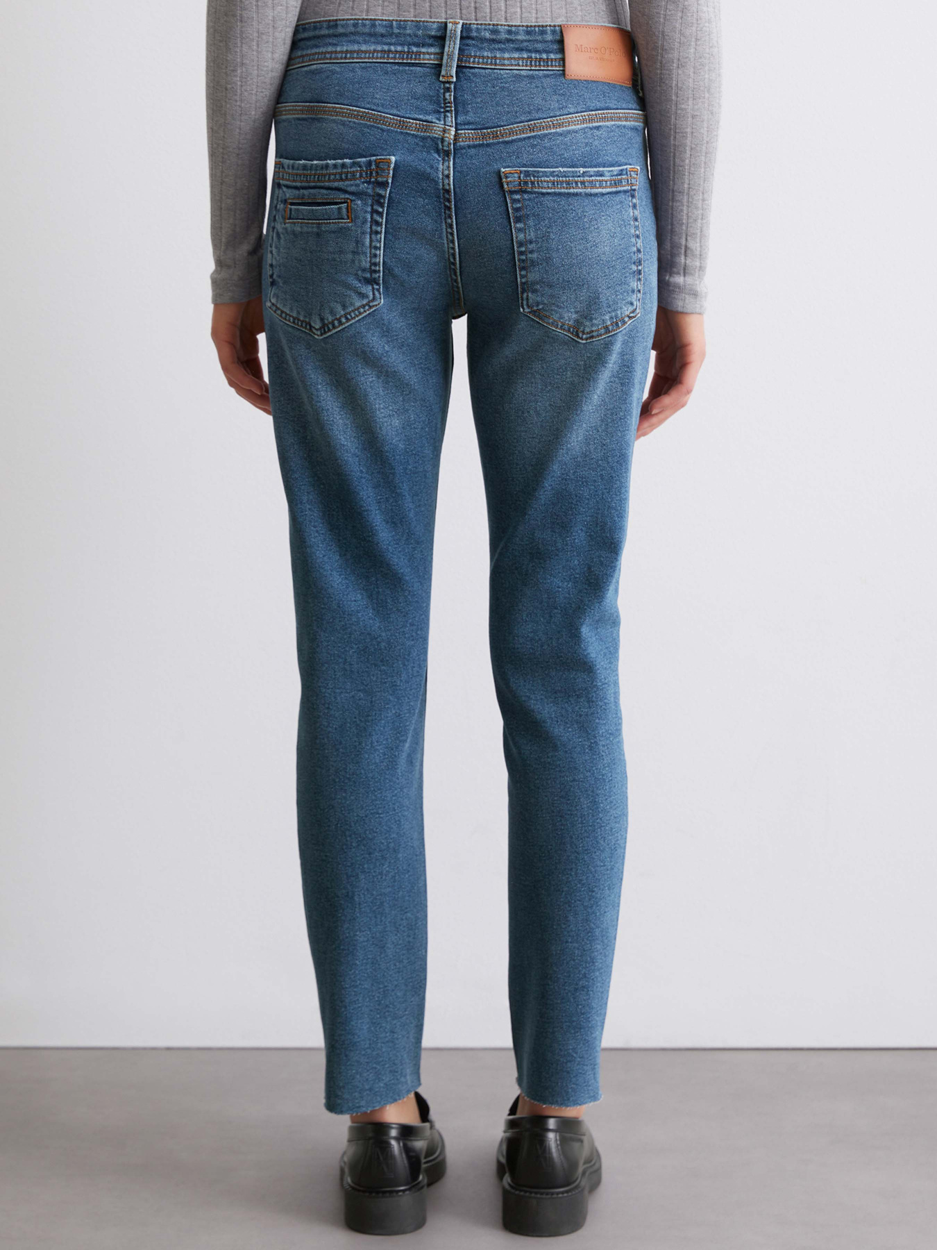 Зауженные джинсы Marc O’Polo модель 500923012023-075 Фото