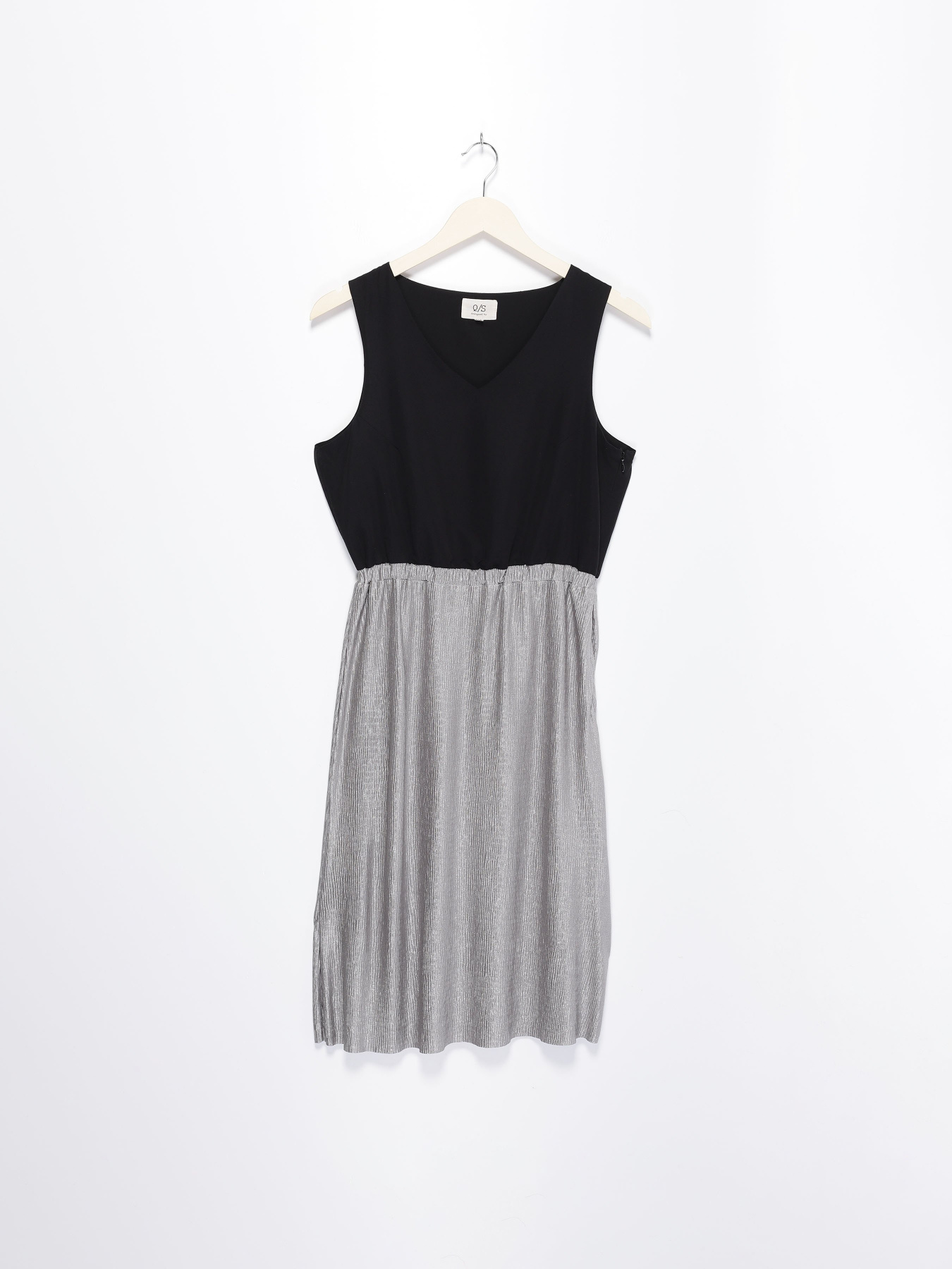 Платье мини Q/S модель 49612822310_чорний з срібним Фото