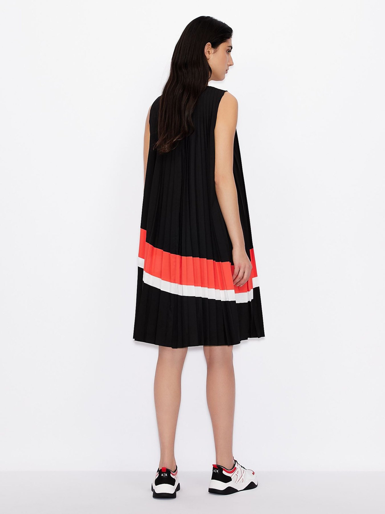 Платье миди Armani Exchange модель 3KYA06-YNH3Z-1200 Платье миди Armani Exchange модель 3KYA06-YNH3Z-1200 Фото