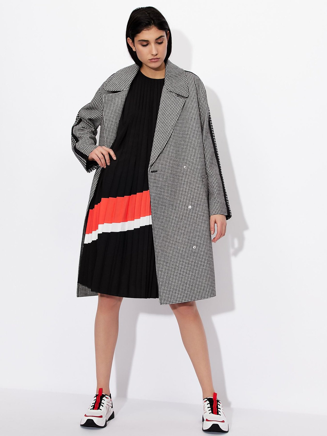 Платье миди Armani Exchange модель 3KYA06-YNH3Z-1200 Платье миди Armani Exchange модель 3KYA06-YNH3Z-1200 Фото