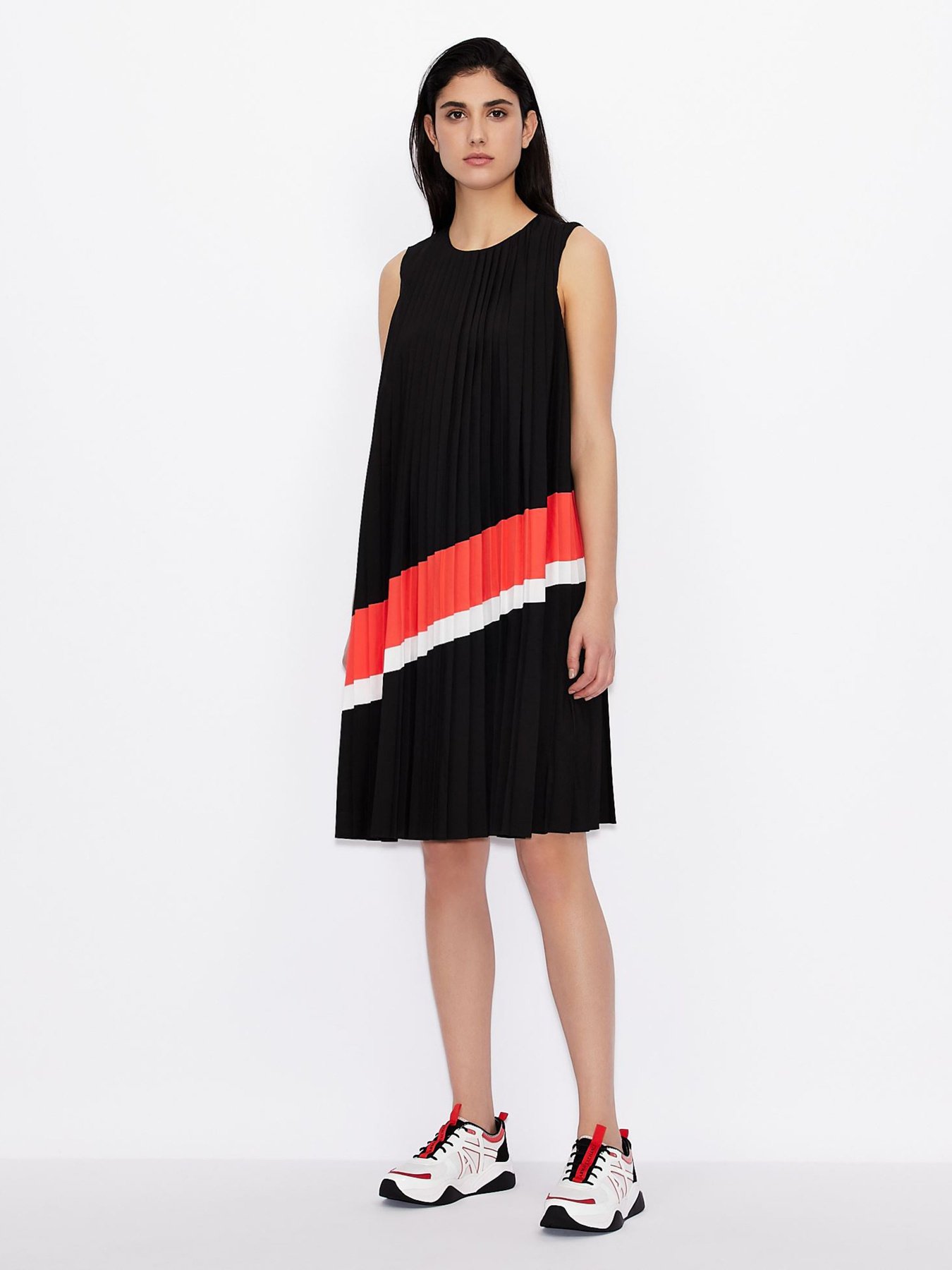 Платье миди Armani Exchange модель 3KYA06-YNH3Z-1200 Платье миди Armani Exchange модель 3KYA06-YNH3Z-1200 Фото