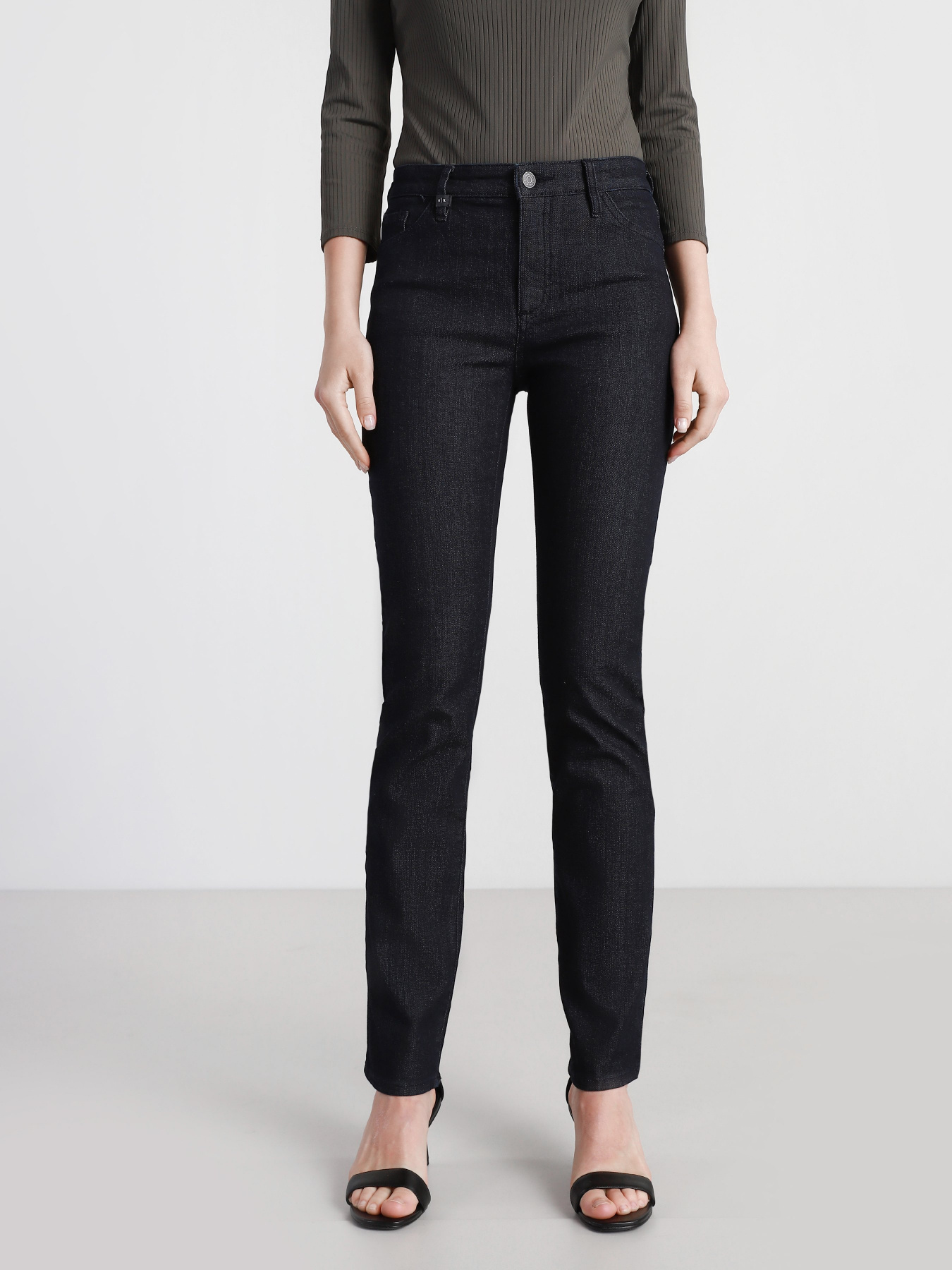 Прямые джинсы Armani Exchange Cigarette модель 8NYJ45-Y2RBZ-1500 Фото