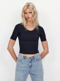 Топ Armani Exchange модель 3KYMEH-YJ2PZ-1593 Топ Armani Exchange модель 3KYMEH-YJ2PZ-1593 Фото