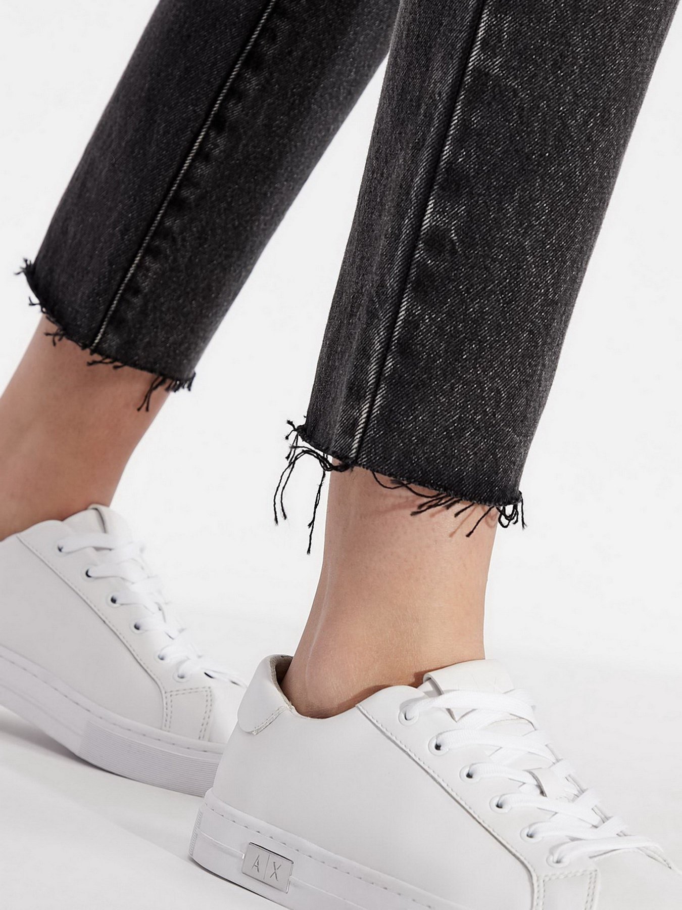 Завужені джинси Armani Exchange модель 6KYJ51-Y1DBZ-0204 Фото